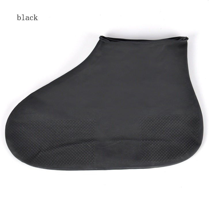 Rubber Anti-slip Waterproof Shoe Cover Reusable Rain Boot in black color to protect shoes from moisture and dirt.