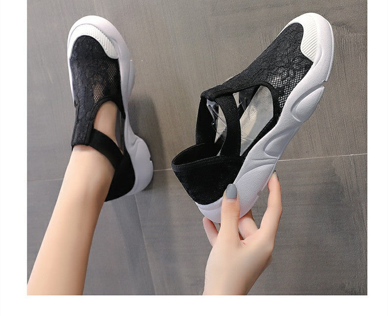 Casual Flat Fisherman Shoe Women in black and white, featuring a stylish fisherman design and modern flat sole.