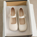 Fashion Flat Cute Single Shoe Women in a box, showcasing a stylish design and comfortable fit.
