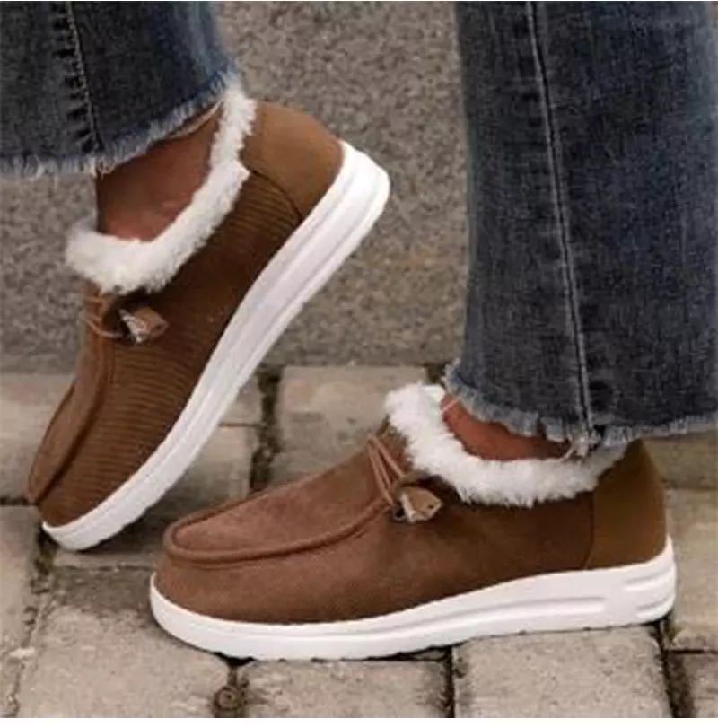 Plush Women's Cotton Boots Winter Warm with soft plush lining, breathable cotton exterior, and trendy design.