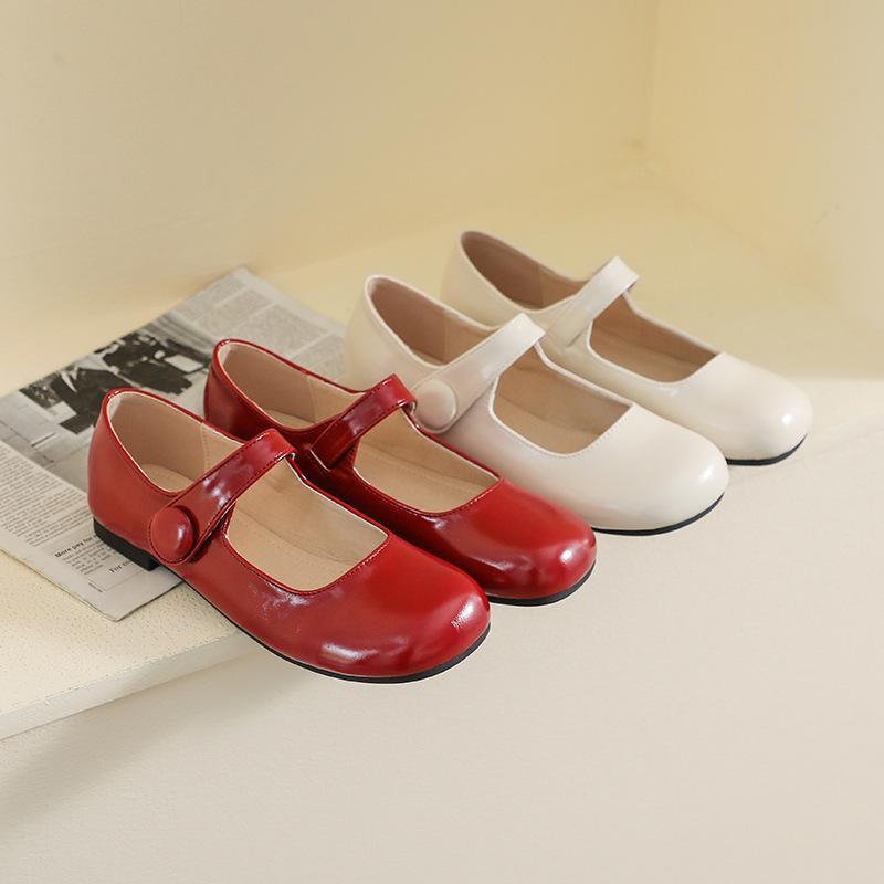 Fashion Flat Cute Single Shoe Women in red and white, stylish design for everyday wear.
