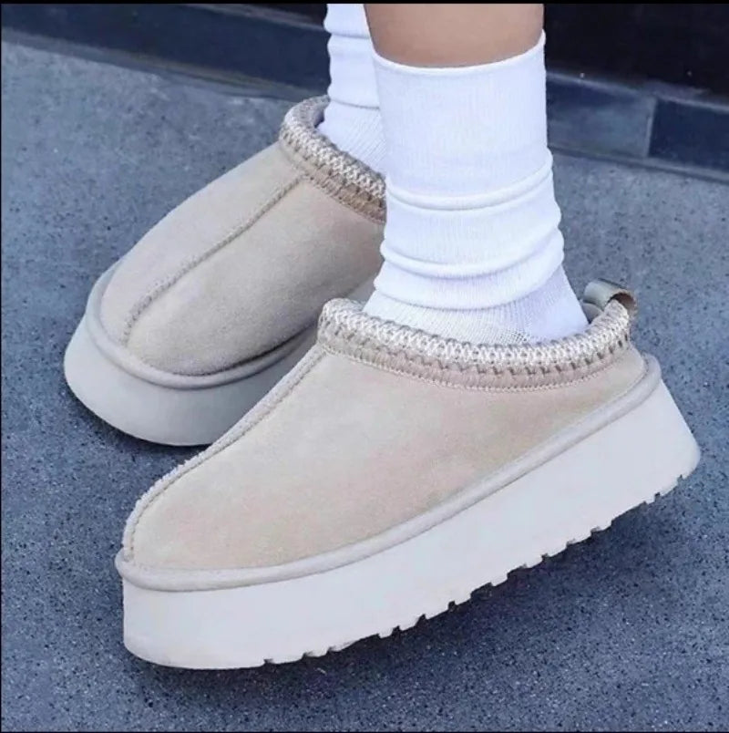 2026 New Winter Women's Short Plush Flats Snow Boots Warm Suede Thick-soled Shoes Women's Chelsea Boots Large Size Botas Mujer