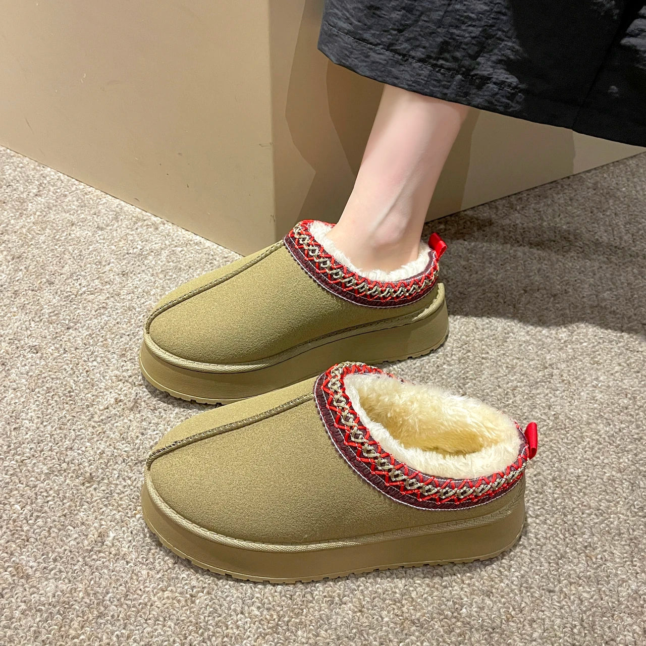 2026 New Winter Women's Short Plush Flats Snow Boots Warm Suede Thick-soled Shoes Women's Chelsea Boots Large Size Botas Mujer