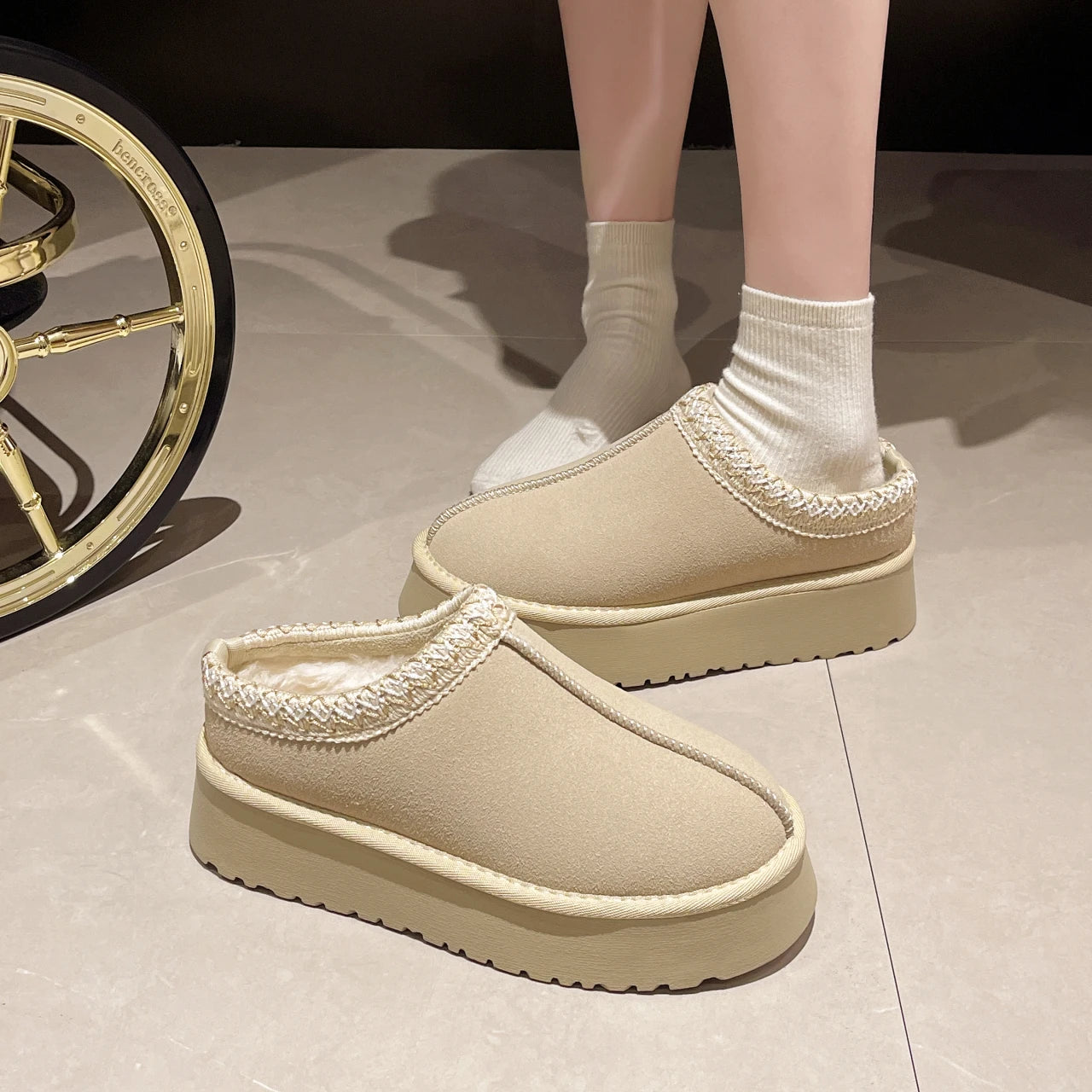 2026 New Winter Women's Short Plush Flats Snow Boots Warm Suede Thick-soled Shoes Women's Chelsea Boots Large Size Botas Mujer