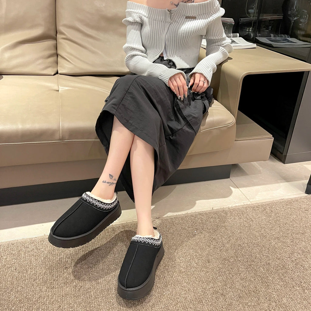 2026 New Winter Women's Short Plush Flats Snow Boots Warm Suede Thick-soled Shoes Women's Chelsea Boots Large Size Botas Mujer