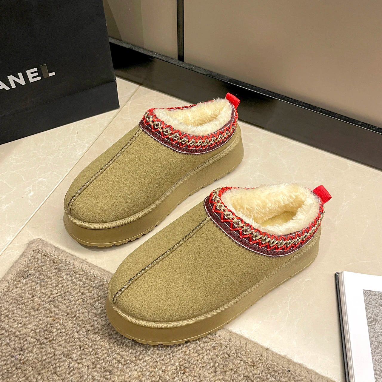 2026 New Winter Women's Short Plush Flats Snow Boots Warm Suede Thick-soled Shoes Women's Chelsea Boots Large Size Botas Mujer