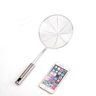 Kitchen Cooking Utensils Net Drain next to a smartphone, showcasing its size and design for effortless cooking and straining.