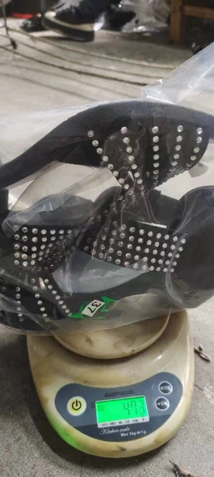 Large Casual Single Shoe Women displayed on a scale, showcasing stylish design and lightweight fabric for comfort.